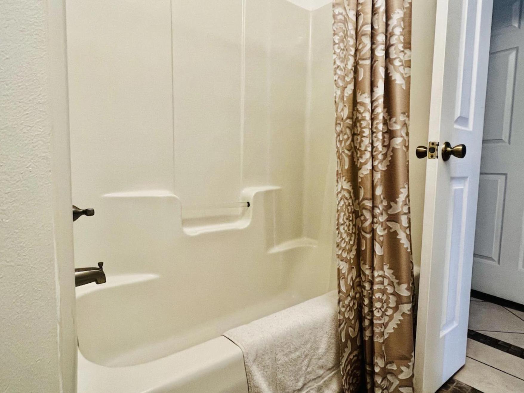 Charming 2 Bdr 1 Bath Home Fenced Byard N Pensacola Pet Friendly Close To Bases Extérieur photo